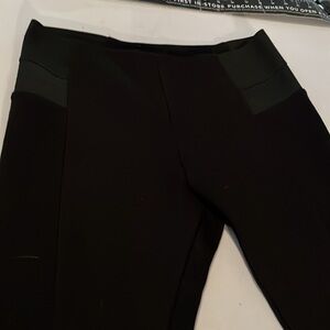 Zara size XL black cropped legging ,elastic insert on sides like new